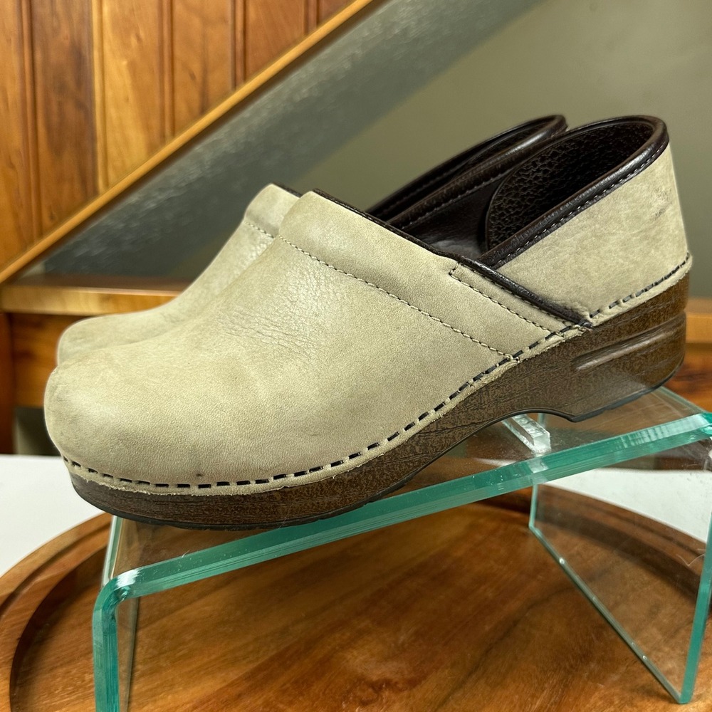 Dansko Professional Leather Clogs Taupe Brown Trim Size 39 Womens